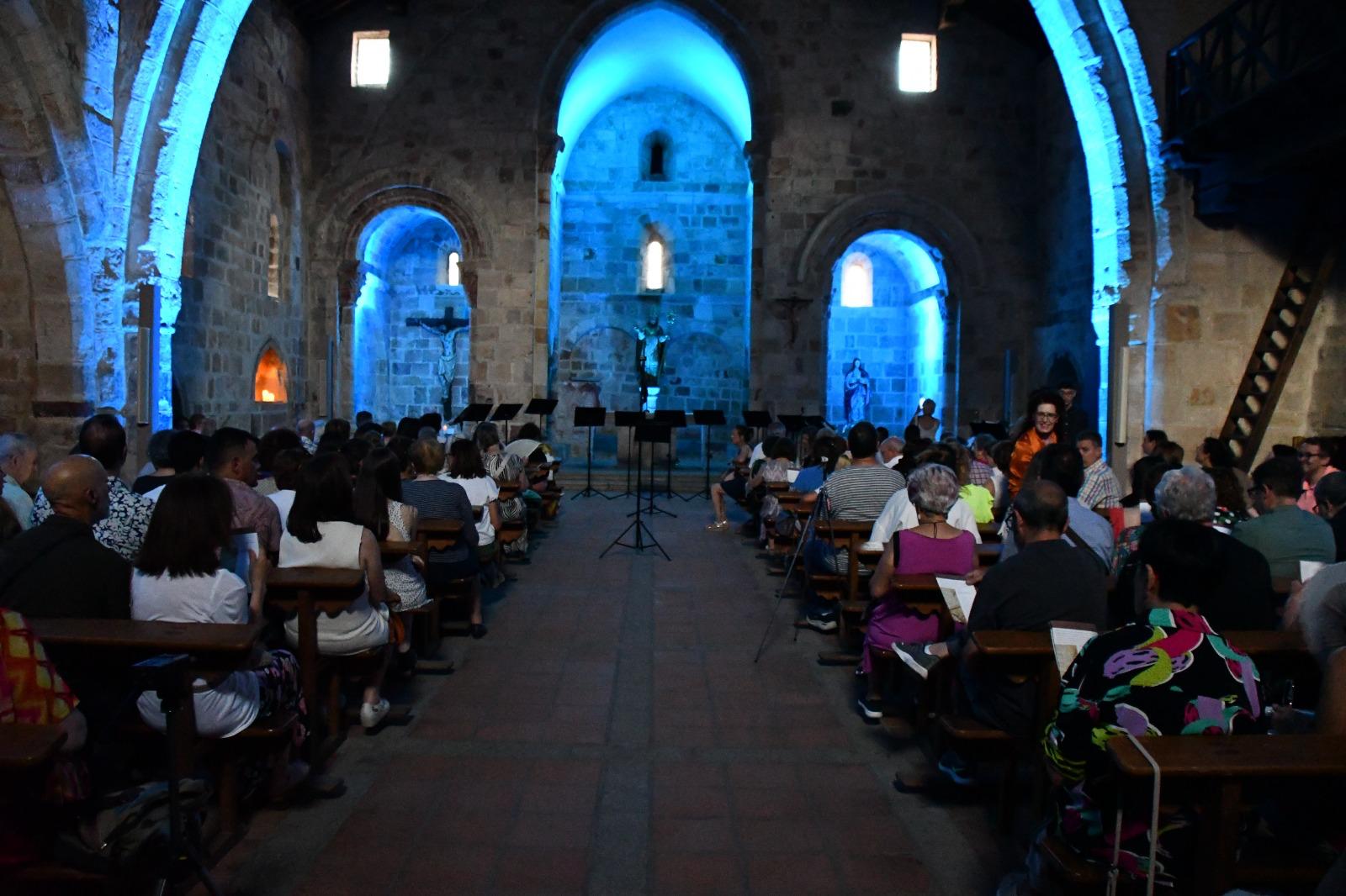 Lleno absoluto en el concierto de Capella Ocellum Duri a favor de la restauración de La Magdalena