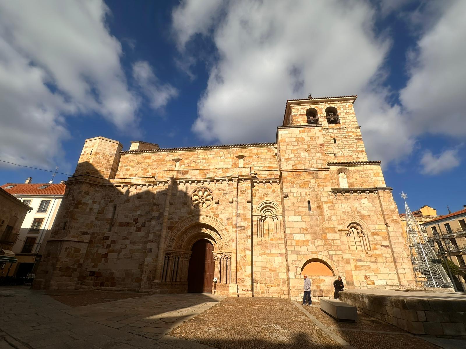 Iglesia San Juan de Puerta Nueva, La Milla Románica