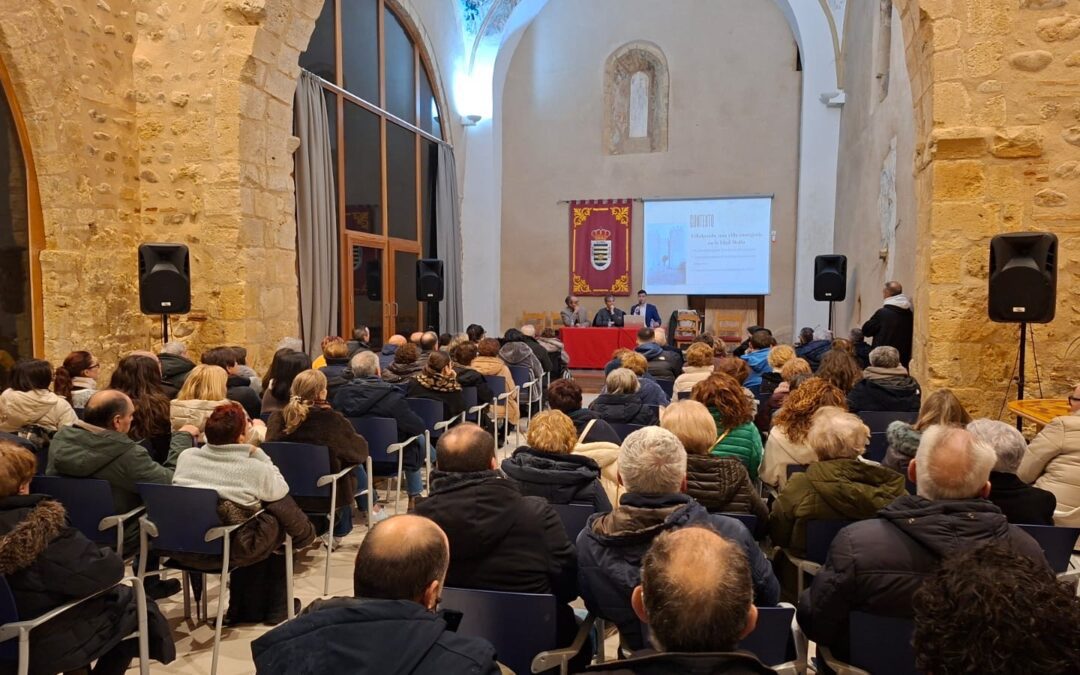 VILLALPANDO CUELGA EL LLENO EN LA CONFERENCIA SOBRE LAS PINTURAS GÓTICAS