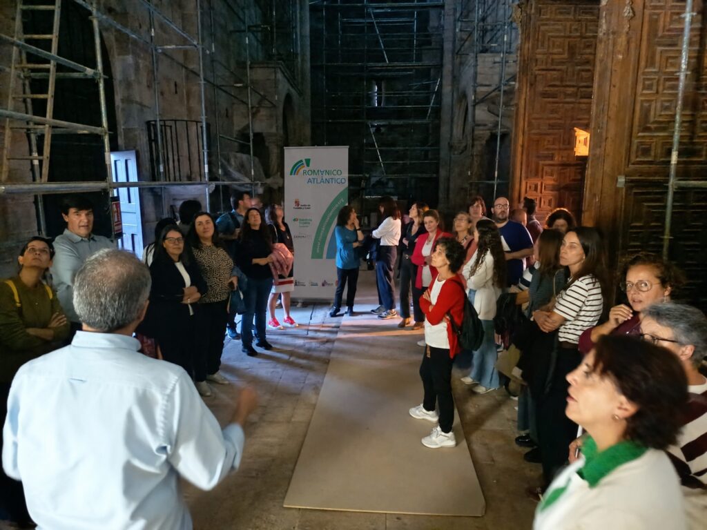 Medio centenar de profesores conocen las obras de restauración de La Magdalena impulsadas por el Plan Románico Atlántico 1 WhatsApp Image 2026 10 20 at 16.42.26